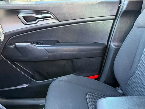 Used 2026 Kia Sportage LX w/ LX Convenience Package image 9