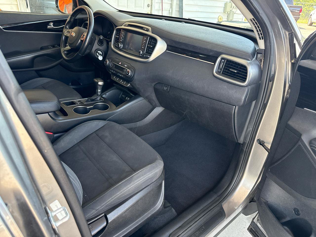 Used 2019 Kia Sorento AWD w/ LX Convenience Package image 13