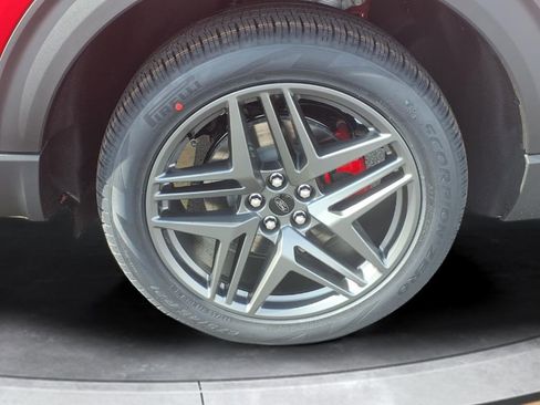 New 2026 Ford Explorer ST-Line w/ ST-Line Street Pack image 18