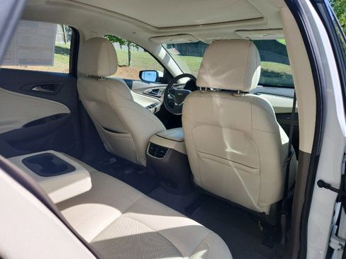 Used 2024 Chevrolet Malibu LT FWD image 40