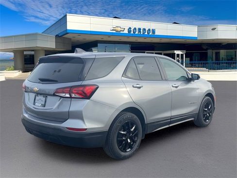 Used 2023 Chevrolet Equinox LS w/ LS Convenience Package image 8