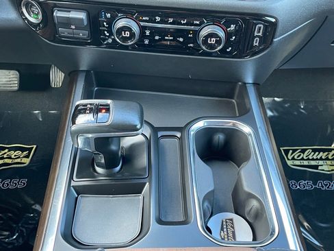 Used 2024 Chevrolet Silverado 1500 High Country w/ Technology Package image 18