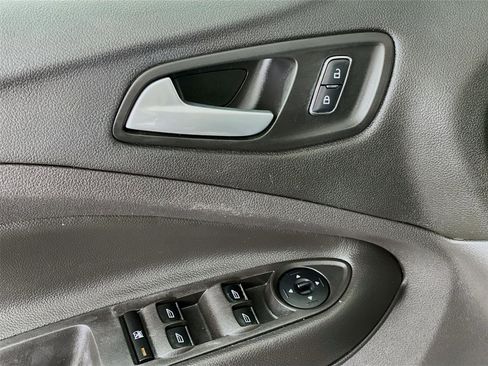 Used 2015 Ford Escape SE image 19