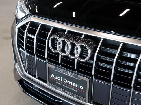 New 2025 Audi Q3 2.0T Premium image 30