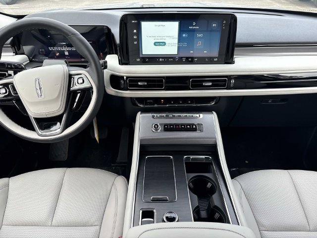 New 2026 Lincoln Aviator 2WD w/ Jet Appearance Package image 16