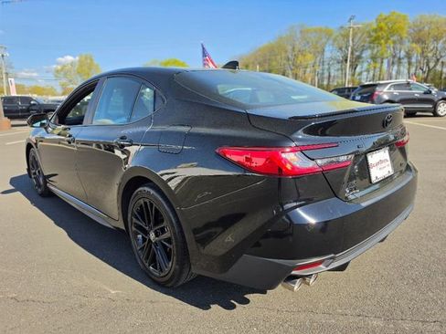 Used 2025 Toyota Camry SE w/ Convenience Package image 5