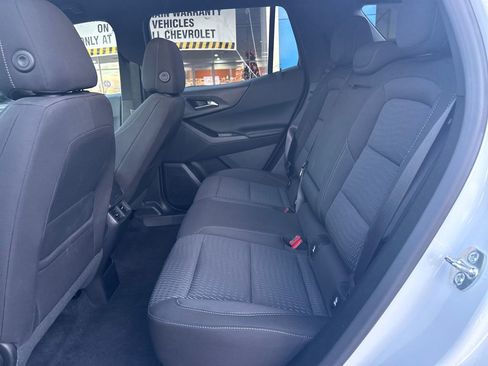 Used 2025 Chevrolet Equinox LT image 28