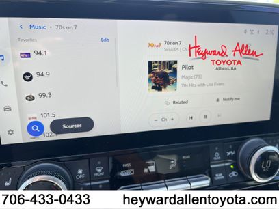 Used 2023 Toyota Highlander XLE