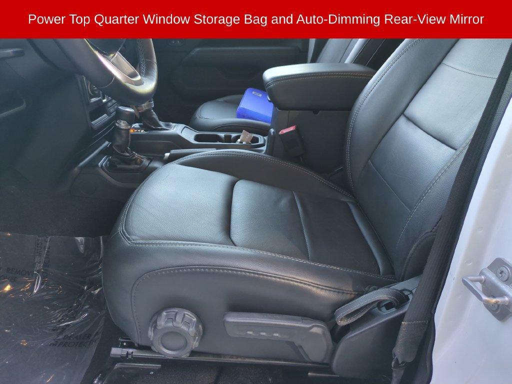 Used 2019 Jeep Wrangler Unlimited Sahara AWD/4WD image 16