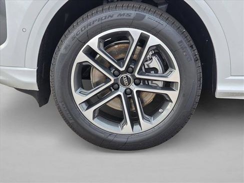 New 2025 Audi Q5 Premium w/ Convenience Package image 9
