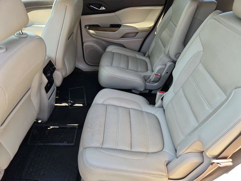 Used 2019 GMC Acadia Denali AWD/4WD image 11