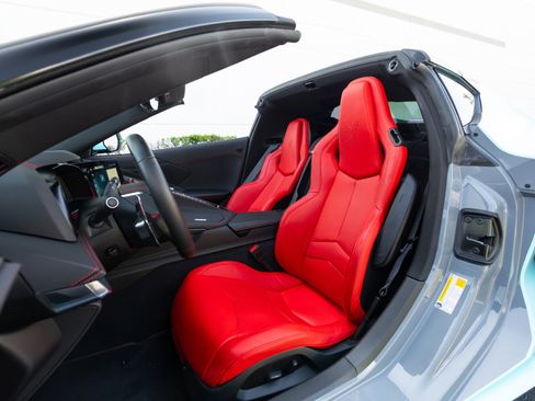 Used 2025 Chevrolet Corvette Z06 RWD image 67