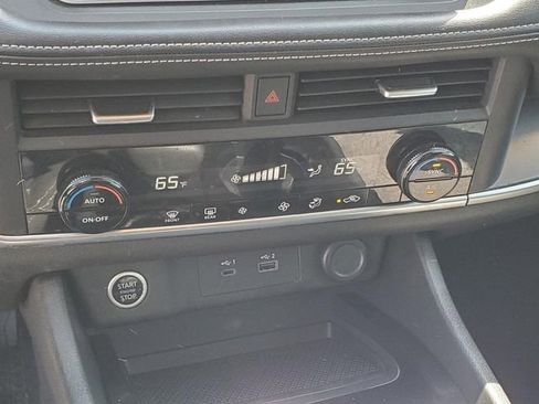 Certified 2023 Nissan Rogue SV FWD image 25