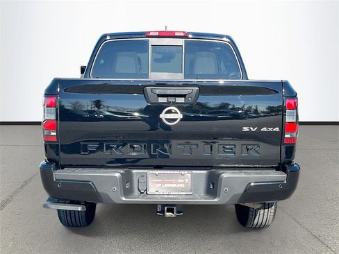 Used 2022 Nissan Frontier SV image 6