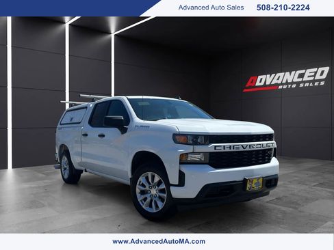 Used 2020 Chevrolet Silverado 1500 Custom w/ Custom Value Package AWD/4WD image 1