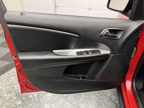 Used 2019 Dodge Journey SE image 6