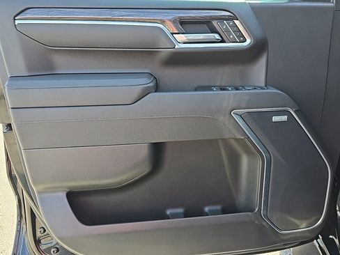 Certified 2025 Chevrolet Silverado 1500 LTZ w/ Technology Package image 23