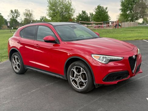 Used 2022 Alfa Romeo Stelvio Sprint image 3