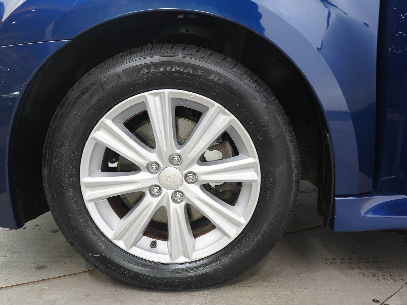 Used 2010 Subaru Legacy 2.5i Premium AWD/4WD image 27