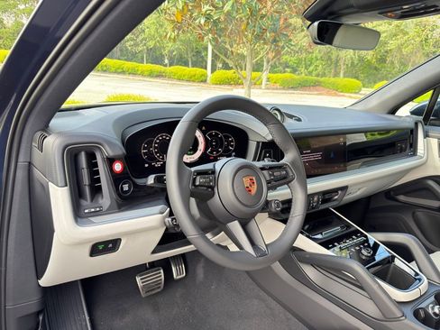 New 2026 Porsche Cayenne S image 4