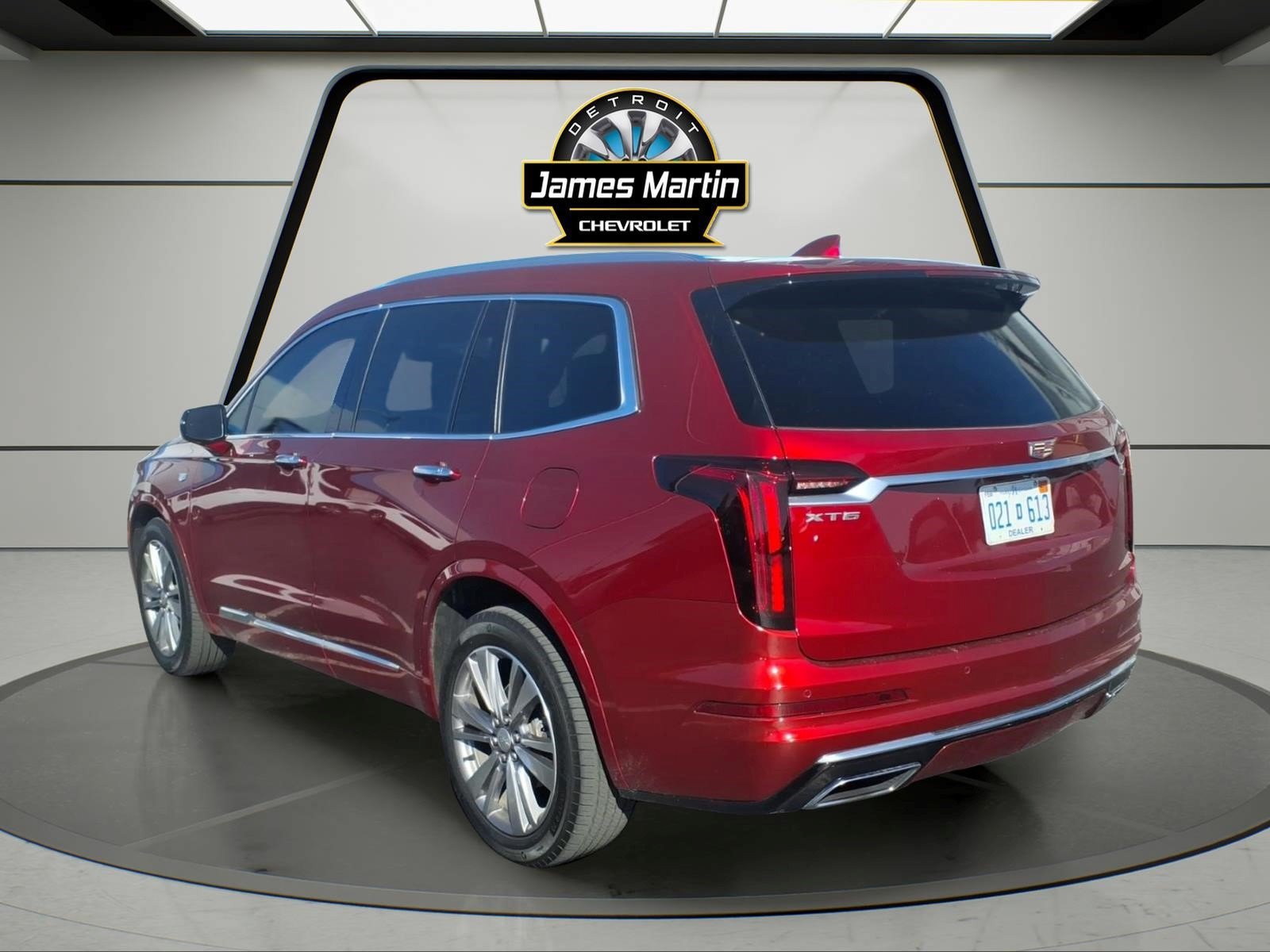 Used 2024 Cadillac XT6 Premium Luxury w/ LPO, Floor Liner Package FWD image 6