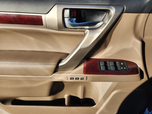 Used 2018 Lexus GX 460 image 27