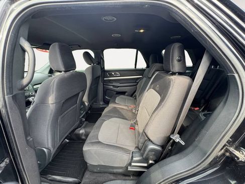 Used 2018 Ford Explorer XLT AWD/4WD image 21