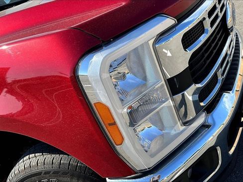 Used 2023 Ford F350 XLT AWD/4WD image 21