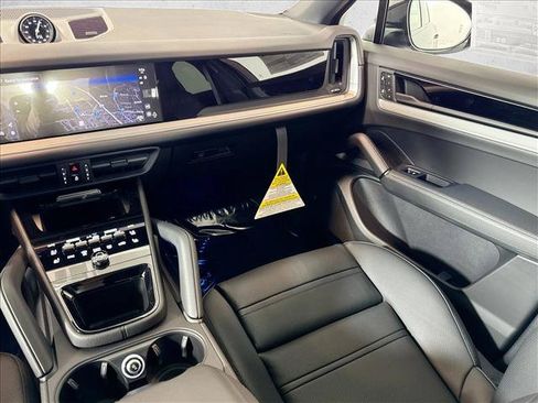 Certified 2026 Porsche Cayenne Coupe AWD/4WD image 21