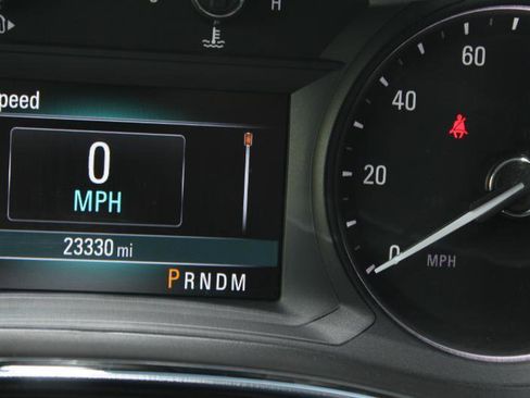 Used 2018 Buick Encore Essence image 29