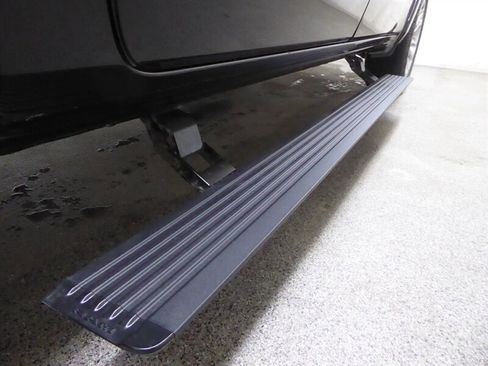 Used 2022 RAM 1500 Laramie w/ Sport Appearance Package image 33