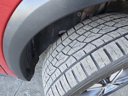 Used 2017 INFINITI QX30 Luxury w/ Cargo Package image 28