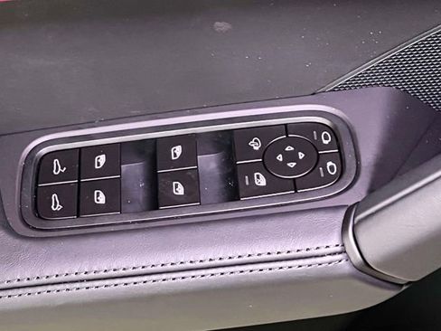 New 2026 Porsche Cayenne image 36