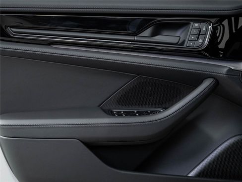 New 2026 Porsche Panamera image 6