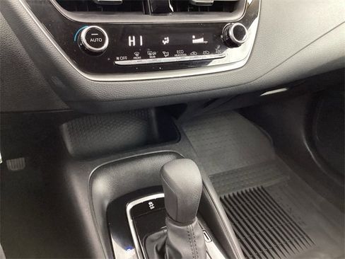 Used 2021 Toyota Corolla LE image 20
