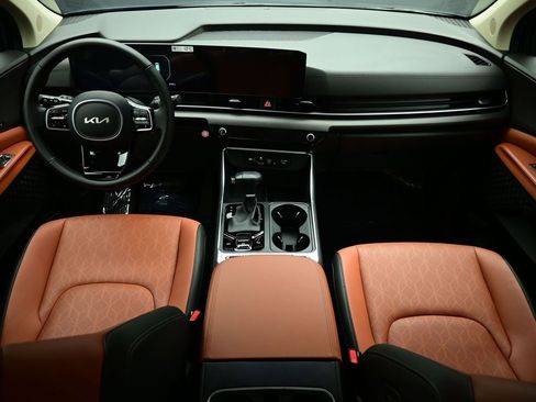 Certified 2026 Kia Carnival SX image 4