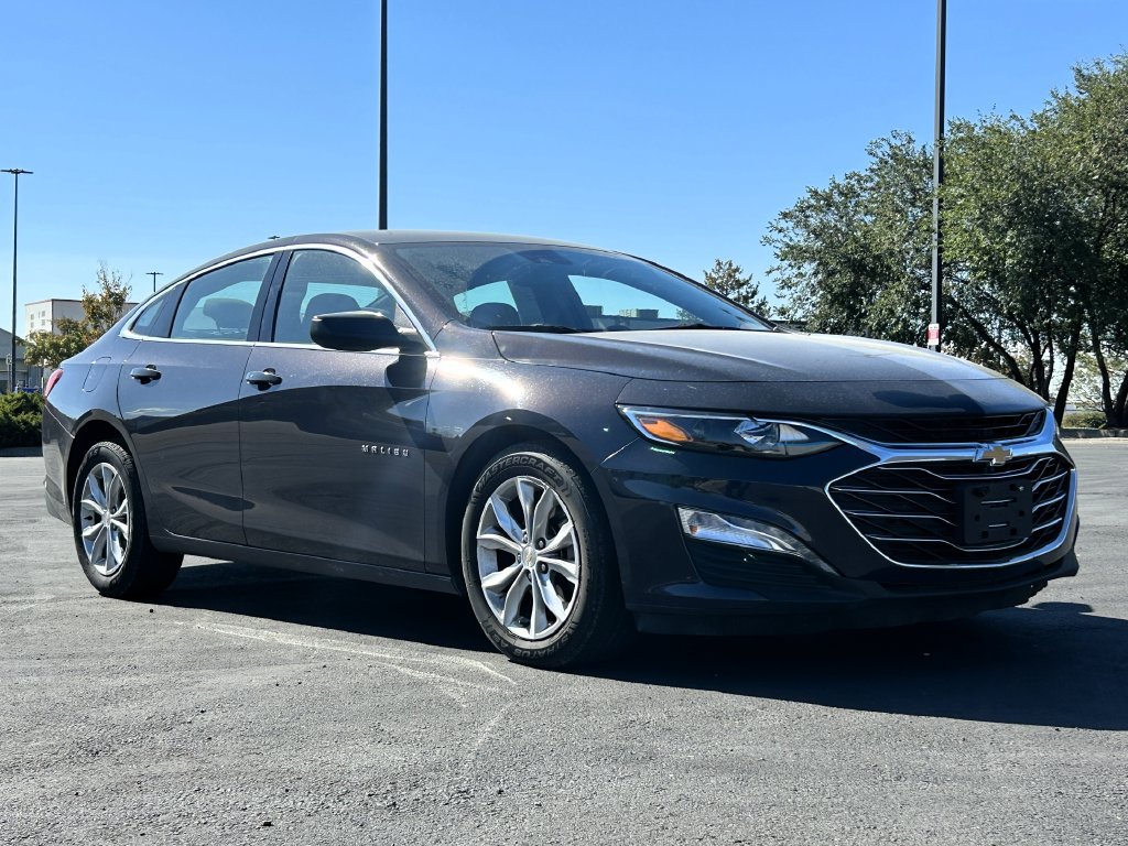 Used 2025 Chevrolet Malibu LT FWD image 1
