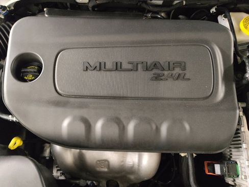 Used 2019 Jeep Cherokee Limited image 30