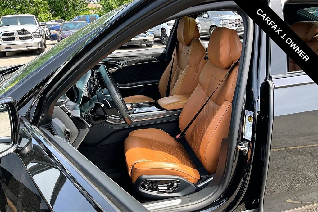 Used 2023 Audi S8 AWD/4WD image 21