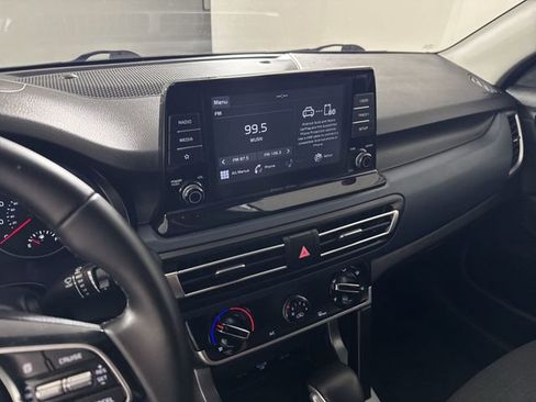 Used 2021 Kia Seltos S AWD/4WD image 6