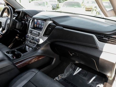Used 2017 GMC Yukon SLT w/ Open Road Package image 9