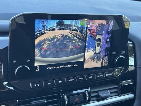 Certified 2024 Nissan Pathfinder SL image 15