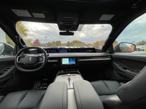 New 2025 Lincoln Navigator Reserve w/ Jet Appearance Package image 15