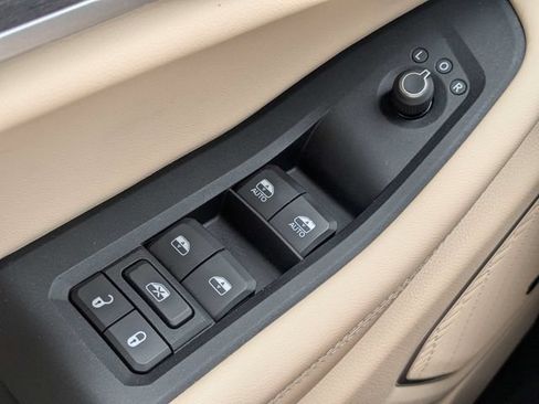 Certified 2022 Jeep Grand Cherokee Limited AWD/4WD image 25