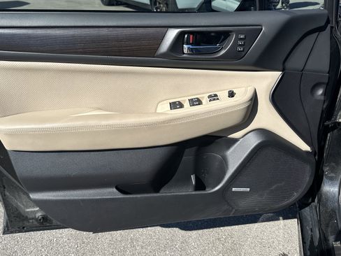 Used 2017 Subaru Legacy 2.5i Limited image 16