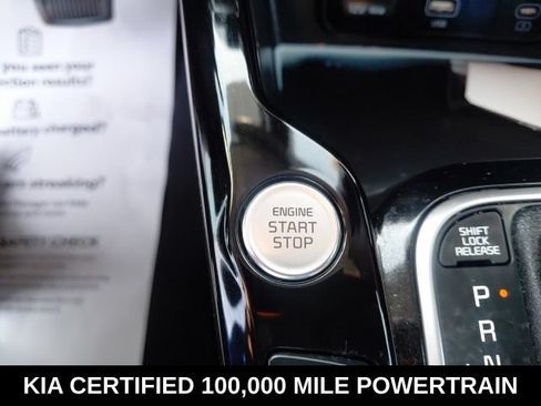 Certified 2025 Kia Soul S FWD image 17