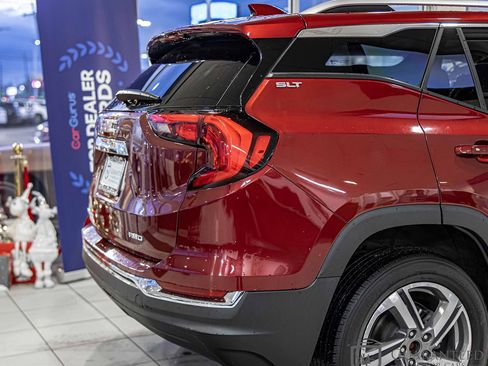 Used 2019 GMC Terrain SLT image 12