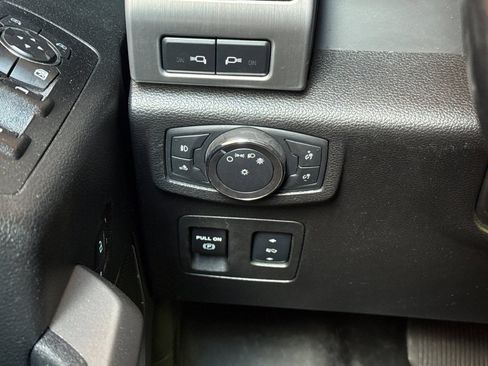 Used 2018 Ford F150 Platinum w/ Equipment Group 701A Luxury AWD/4WD image 36