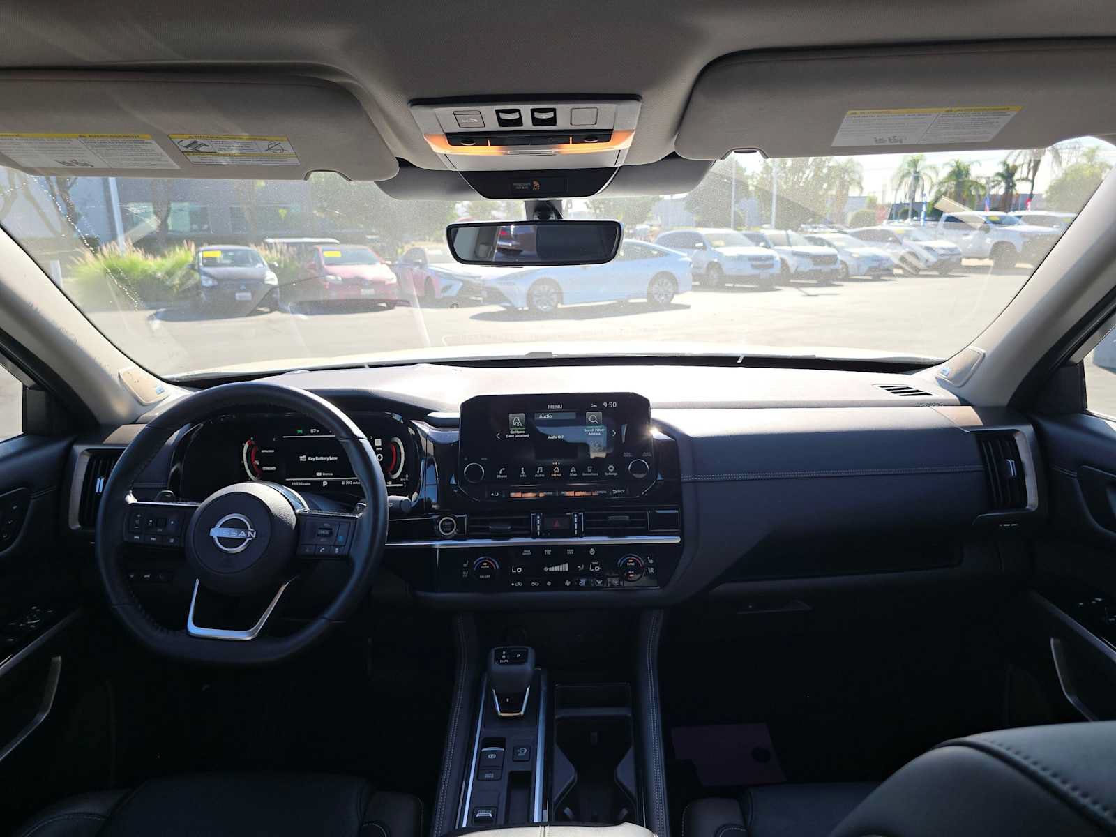 Used 2023 Nissan Pathfinder Platinum w/ Lighting Package (N93) FWD image 20