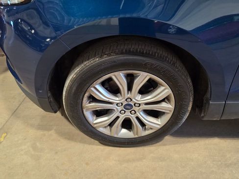 Used 2020 Ford Edge Titanium w/ Equipment Group 301A AWD/4WD image 3